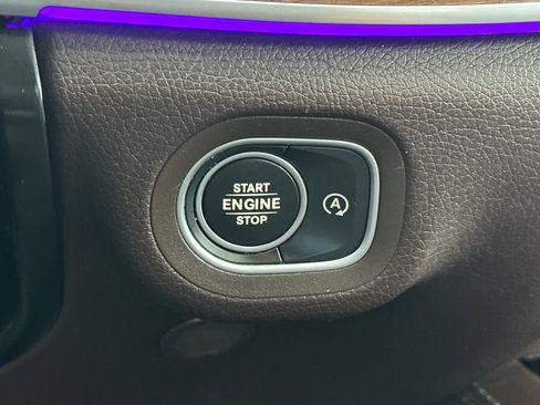 Used 2022 Mercedes-Benz GLS 450 4MATIC w/ AMG Line Exterior image 24