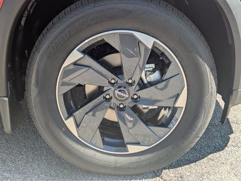 New 2026 Nissan Rogue SV image 9