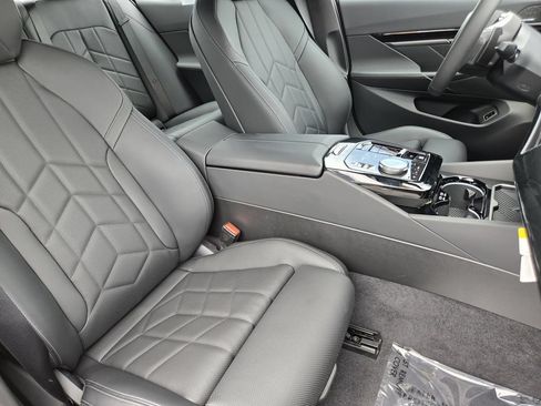 Used 2026 BMW 530i xDrive w/ Premium Package AWD/4WD image 17