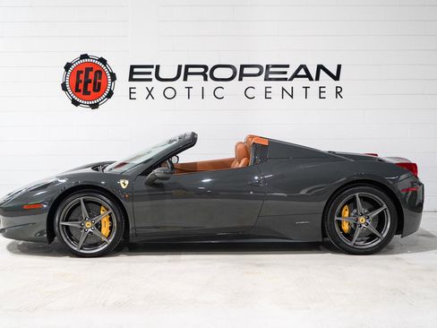 Used 2014 Ferrari 458 Spider image 7