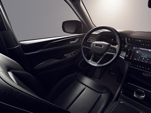 New 2026 Jeep Grand Cherokee Limited w/ Limited Altitude Package image 8