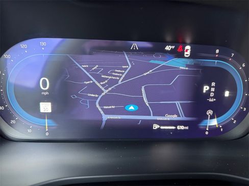 Certified 2025 Volvo XC40 B5 Plus image 21