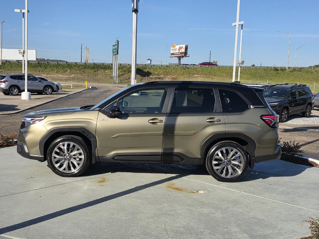 Used 2025 Subaru Forester Touring AWD/4WD image 6