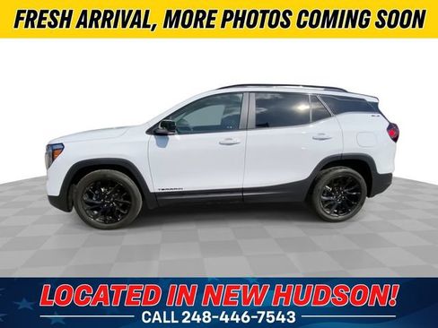Used 2024 GMC Terrain SLE w/ Driver Convenience Package FWD image 7