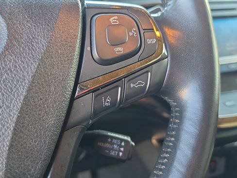 Used 2018 Toyota Avalon Limited FWD image 14