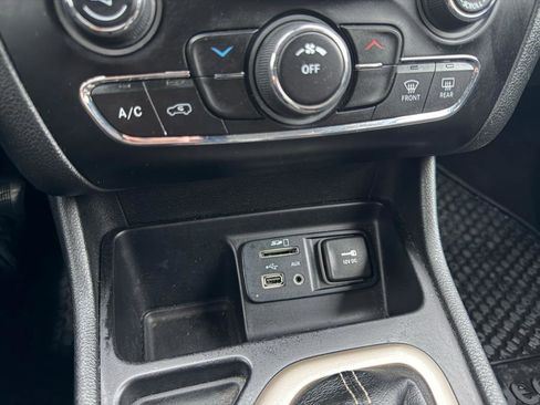 Used 2014 Jeep Cherokee Latitude image 20