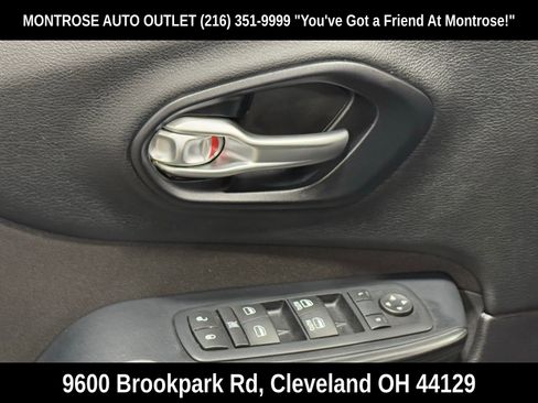 Used 2016 Jeep Cherokee Latitude image 12
