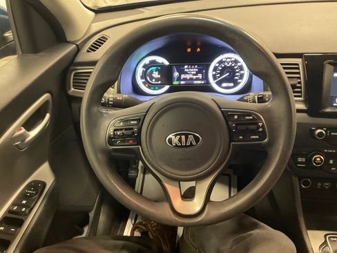 Used 2017 Kia Niro LX image 6