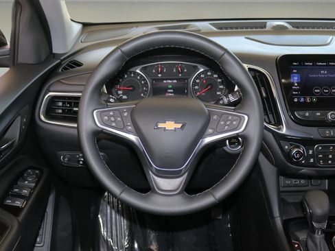 Used 2023 Chevrolet Equinox Premier FWD image 14