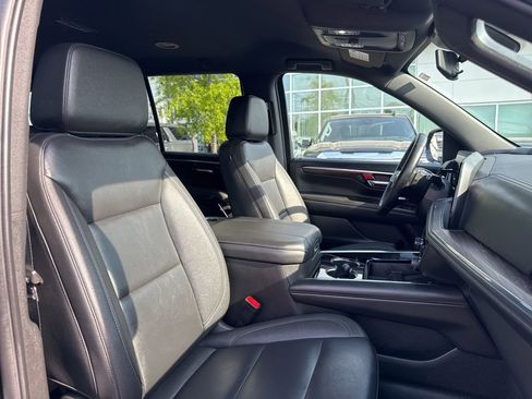 Used 2025 Chevrolet Tahoe LT image 18