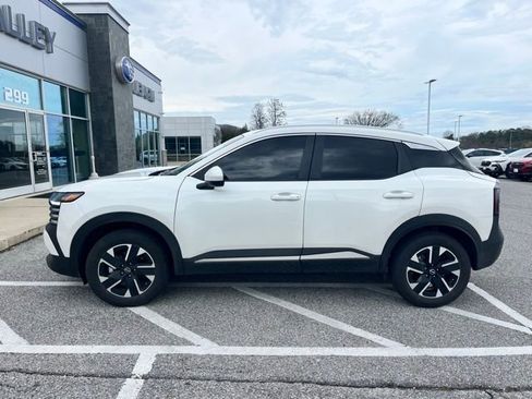 Certified 2025 Nissan Kicks SV w/ SV Premium Package image 4