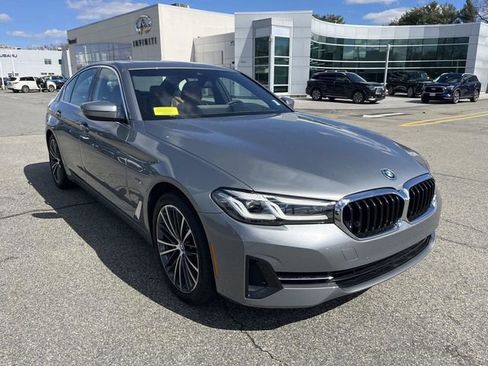 Used 2023 BMW 530e xDrive w/ Premium Package AWD/4WD image 2