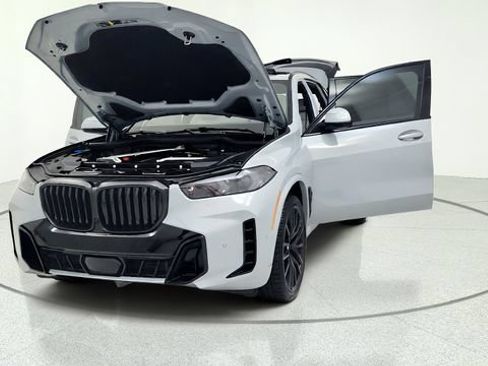 Used 2026 BMW X5 sDrive40i w/ M Sport Package RWD image 18