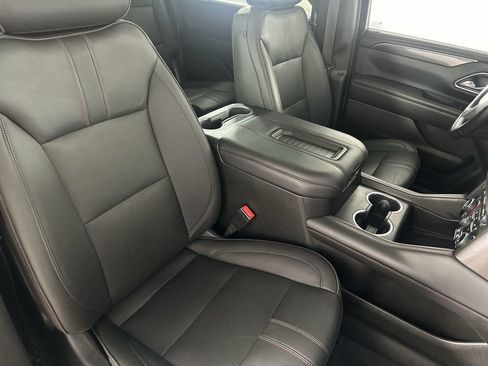 Used 2022 Chevrolet Suburban RST w/ Luxury Package AWD/4WD image 32