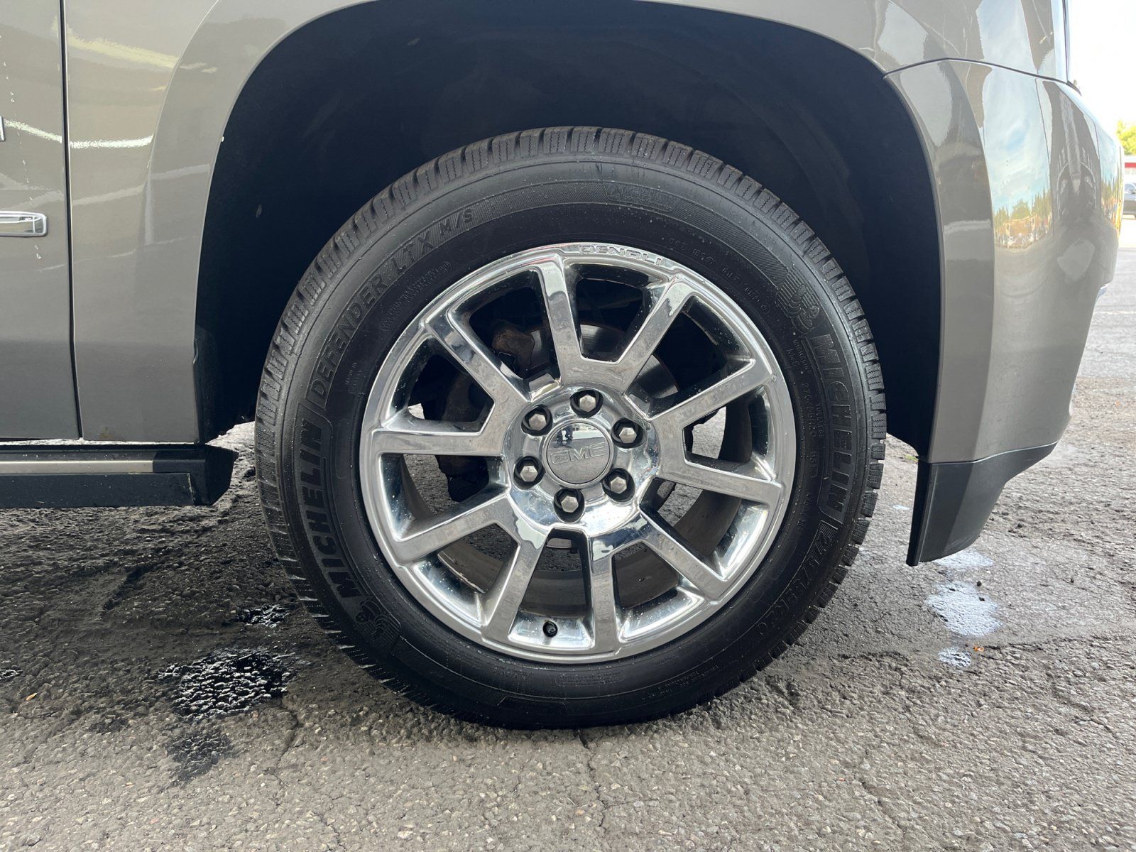 Used 2019 GMC Yukon Denali AWD/4WD image 26