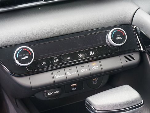 New 2025 Hyundai Elantra Blue image 17