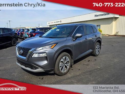 Used 2023 Nissan Rogue SV image 3