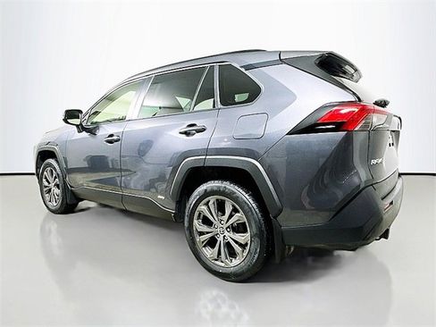 Used 2023 Toyota RAV4 XLE Premium image 5