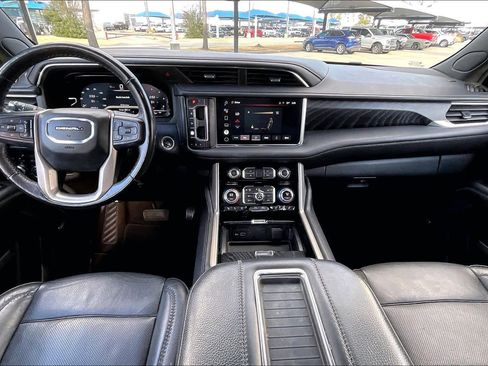 Used 2022 GMC Yukon XL Denali image 15