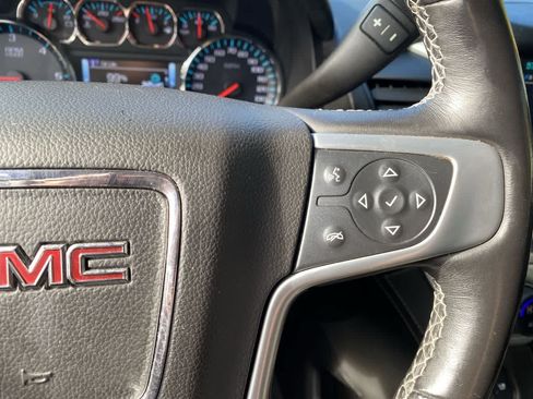 Used 2019 GMC Yukon XL SLT AWD/4WD image 21