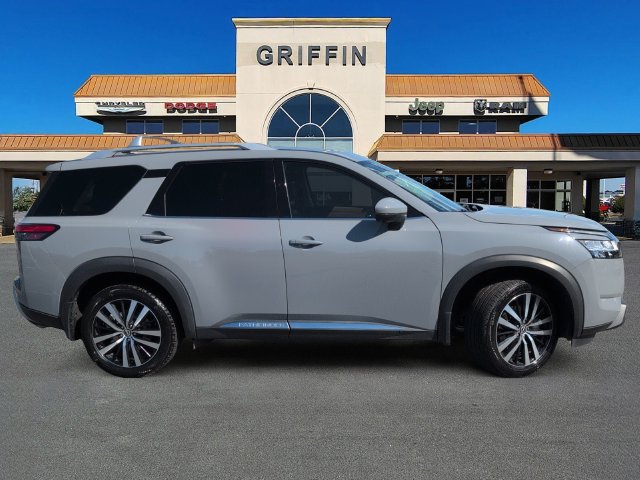 Used 2024 Nissan Pathfinder Platinum w/ Cargo Package FWD image 3