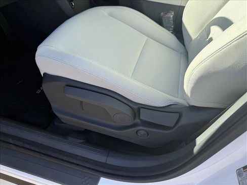 New 2026 Hyundai Santa Fe SE image 4