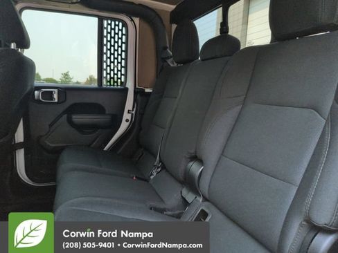 Used 2022 Jeep Gladiator Sport AWD/4WD image 26