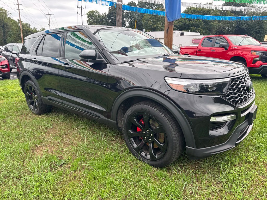 Used 2022 Ford Explorer ST w/ ST Street Pack AWD/4WD image 2