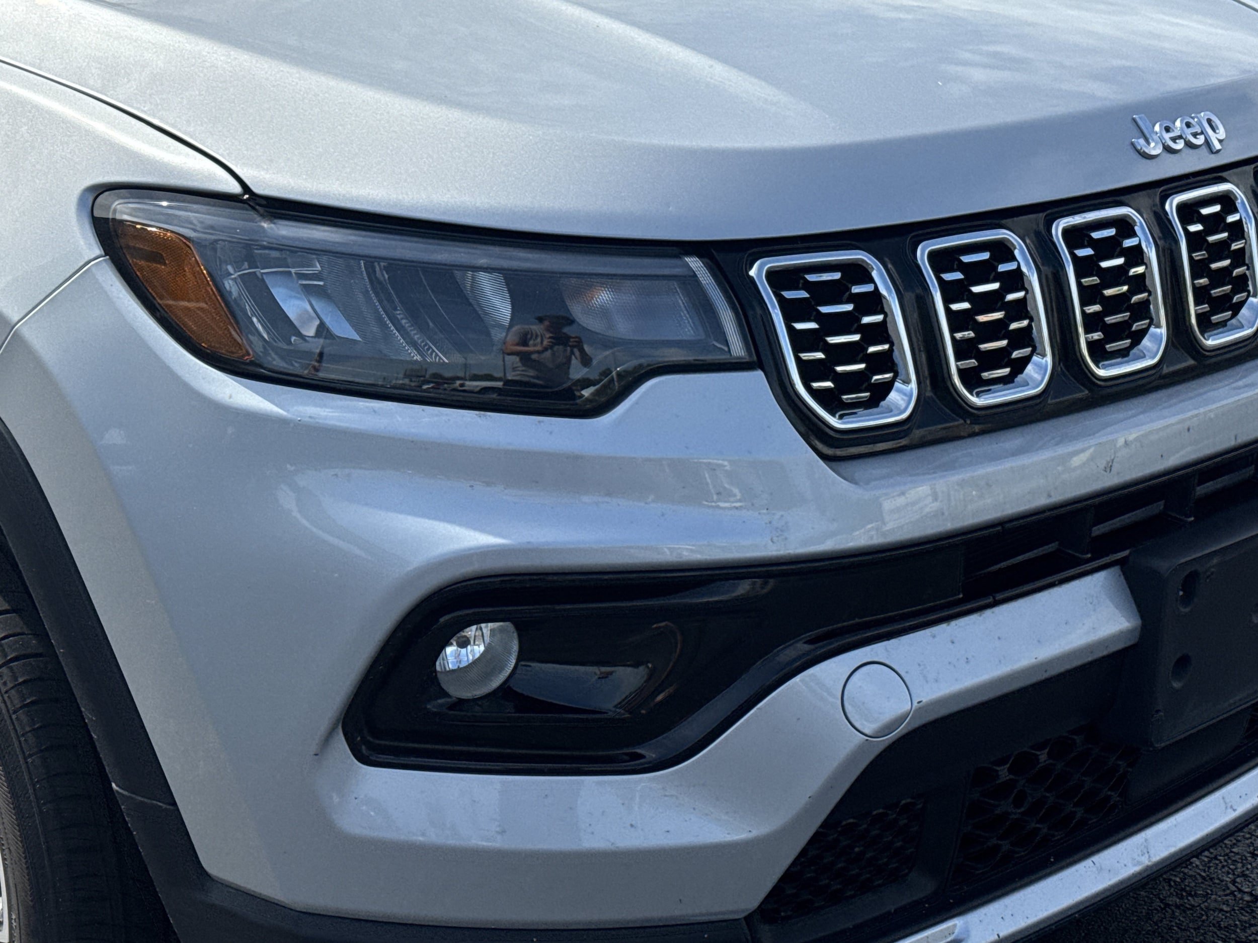 Used 2025 Jeep Compass Limited AWD/4WD image 12