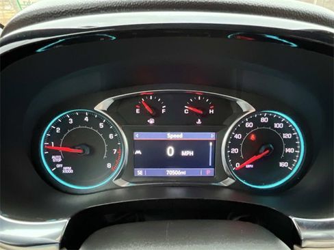 Used 2023 Chevrolet Traverse LT image 32