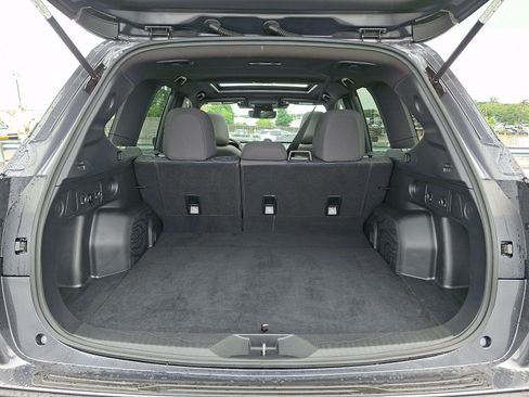 Certified 2025 Subaru Forester Premium AWD/4WD image 30