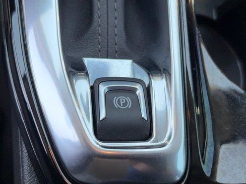 Used 2026 Chevrolet Trax LT w/ LT Convenience Package FWD image 31