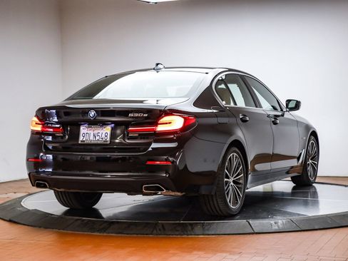 Certified 2023 BMW 530e w/ Convenience Package image 7