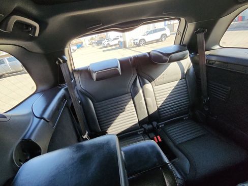 Used 2019 Land Rover Discovery HSE image 26