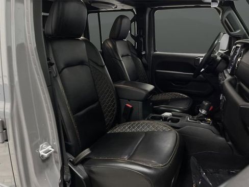 Used 2022 Jeep Gladiator Overland image 31