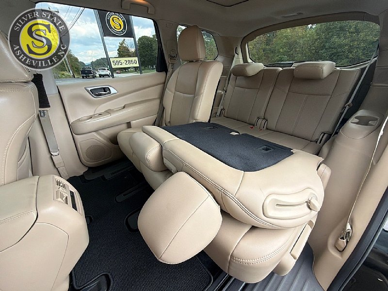 Used 2017 Nissan Pathfinder Platinum w/ Family Entertainment Package AWD/4WD image 15