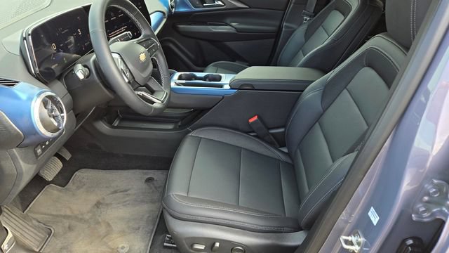 Used 2026 Chevrolet Equinox EV LT FWD image 13