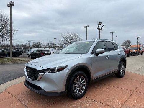 Used 2023 MAZDA CX-5 AWD 2.5 S w/ Preferred Package image 3