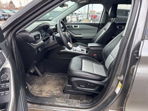 Used 2023 Ford Explorer XLT w/ Equipment Group 202A image 13