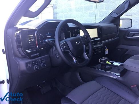 Used 2025 Chevrolet Silverado 1500 ZR2 w/ Technology Package image 40