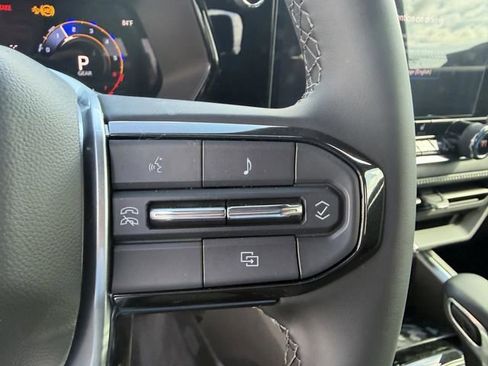New 2025 Chevrolet Colorado LT RWD image 50