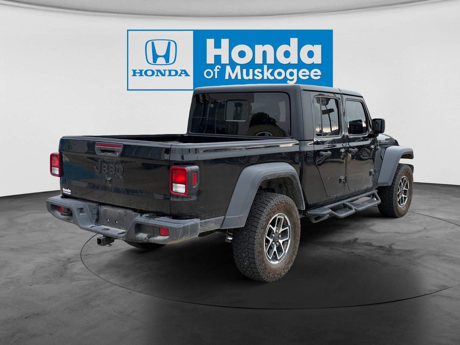 Used 2023 Jeep Gladiator Sport AWD/4WD image 5