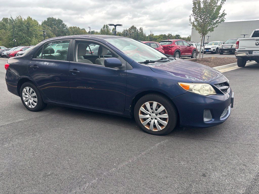 Used 2012 Toyota Corolla LE FWD image 2