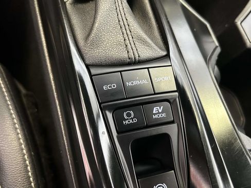 Used 2025 Toyota Camry SE FWD image 22