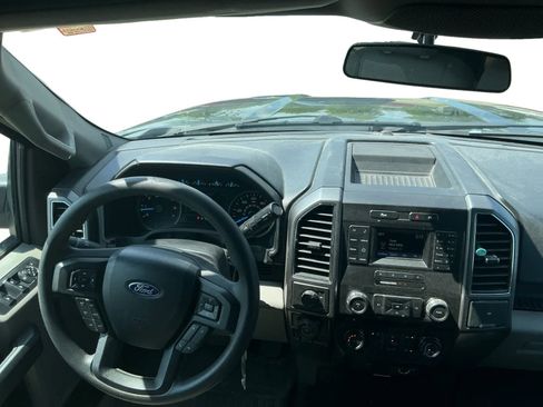 Used 2017 Ford F150 XLT w/ Trailer Tow Package image 10