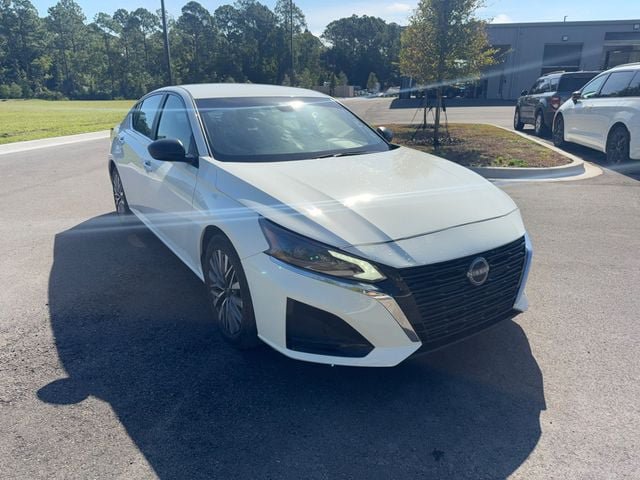 Used 2025 Nissan Altima 2.5 SV FWD image 16