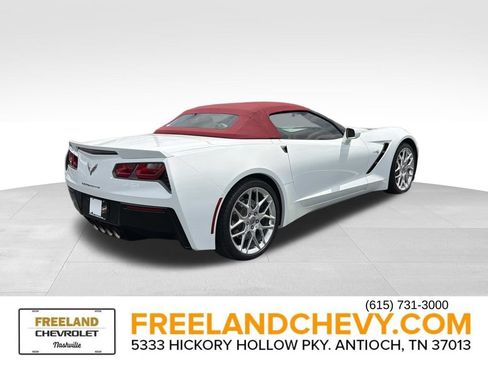 Used 2017 Chevrolet Corvette Stingray Convertible RWD image 3