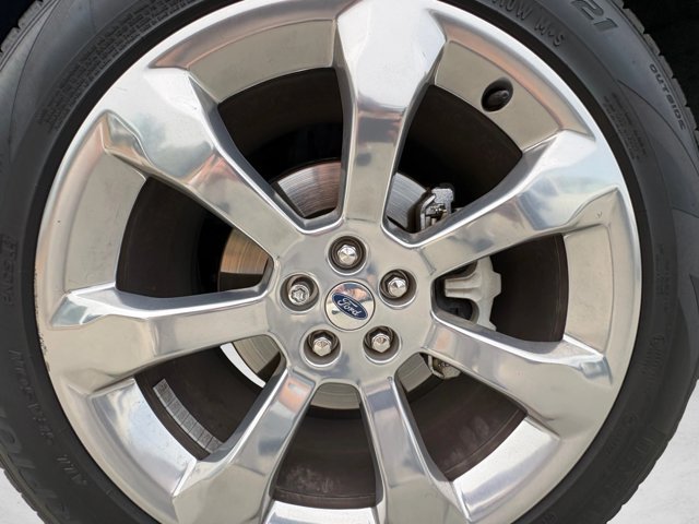 Used 2020 Ford Explorer Platinum w/ Premium Technology Package AWD/4WD image 27