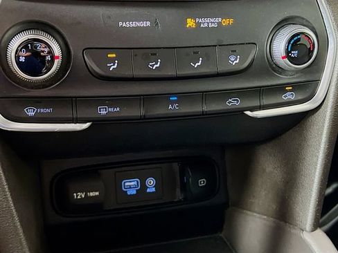 Used 2019 Hyundai Santa Fe SE AWD/4WD image 16