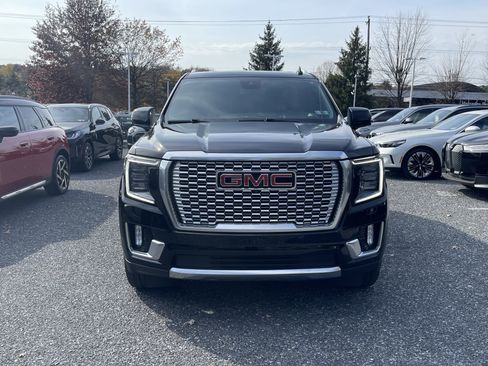 Used 2023 GMC Yukon Denali image 3